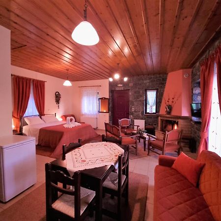 Φιλοξένια Studios Vytina Exteriör bild